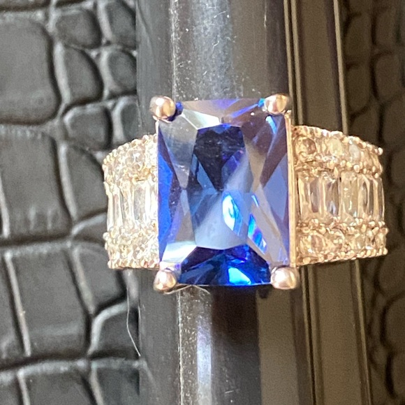 Tanzanite ring - Picture 6 of 8